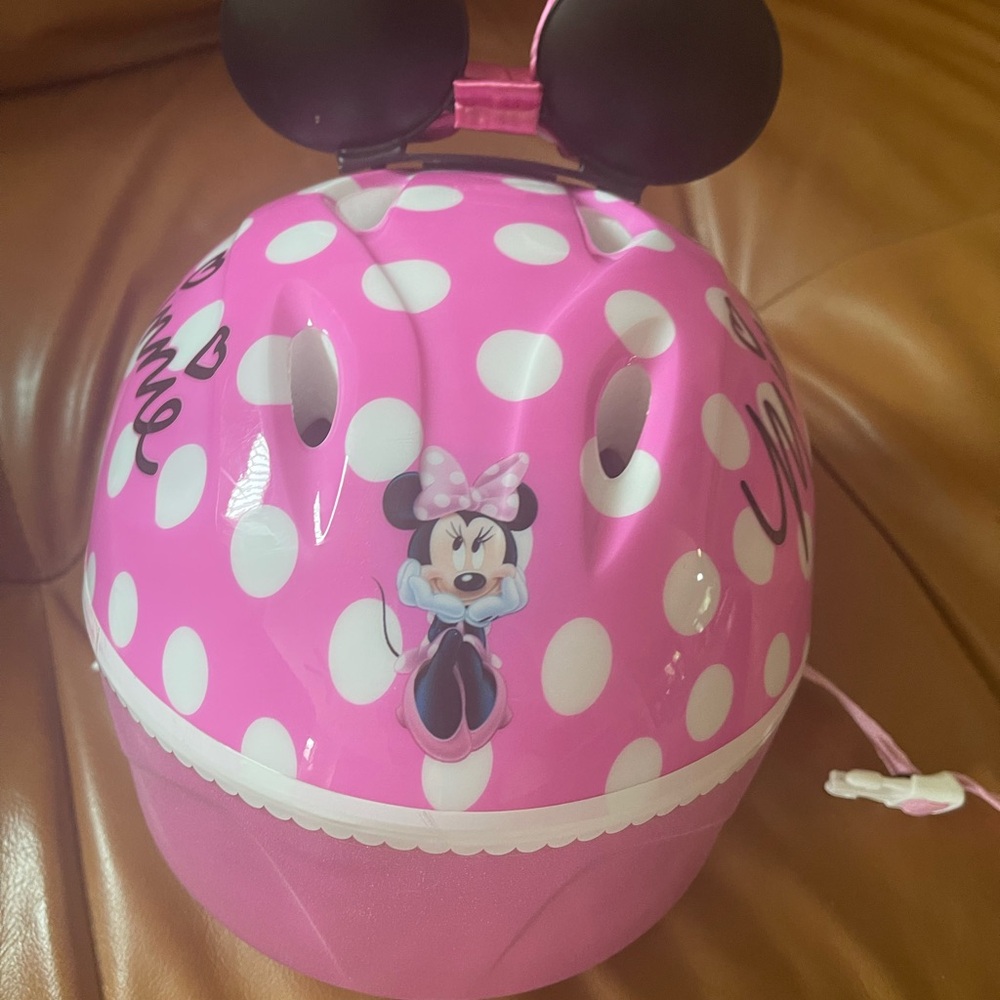 Disney Pink and White Minnie Mouse helmet with Bow - Picture 2 of 5